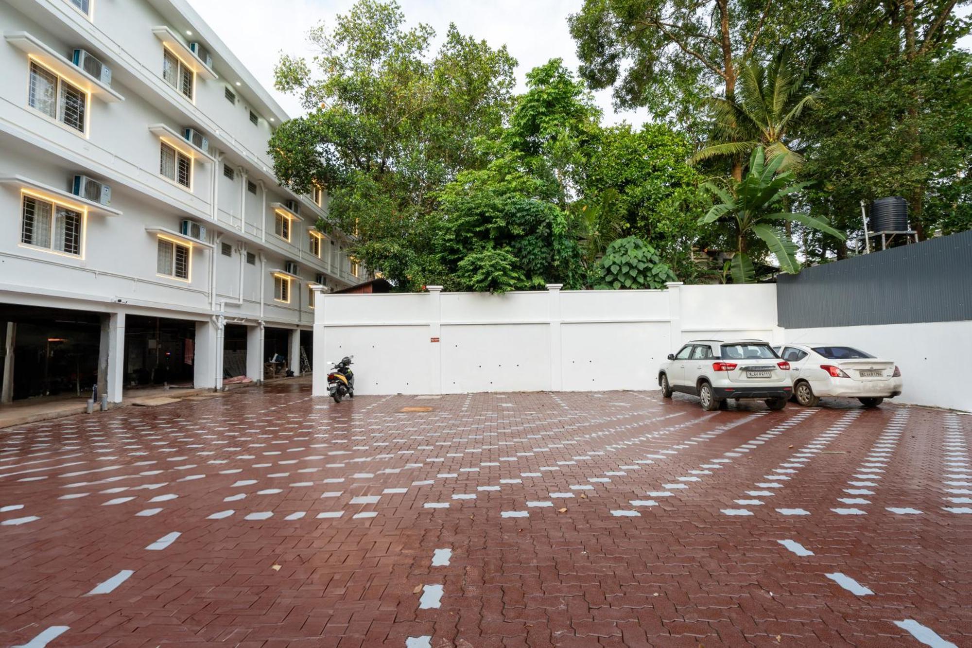 Cochin Airport Hotel Kochi Luaran gambar