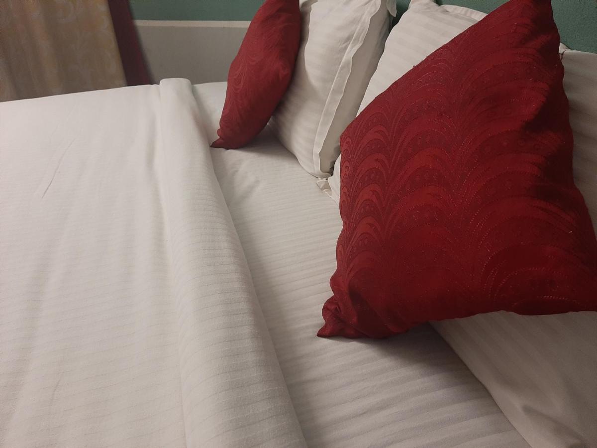 Cochin Airport Hotel Kochi Luaran gambar